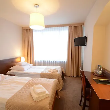 Hotel Pzmot 3*
